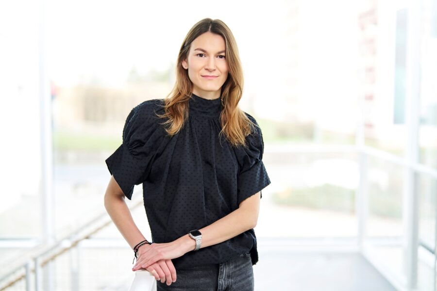 Michaela Sklenářová se stává tiskovoumluvčí globální produktové komunikace V oddělení globální produktové komunikace bude mít na starosti model Karoq, softwarová řešení, asistenční systémy, digitalizaci a další technologie, včetně komunity Škoda EV Lounge. 